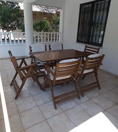 Apartamento Schone 2-zimmer + Wohnkuche Und Grosser Terasse Yenihisar